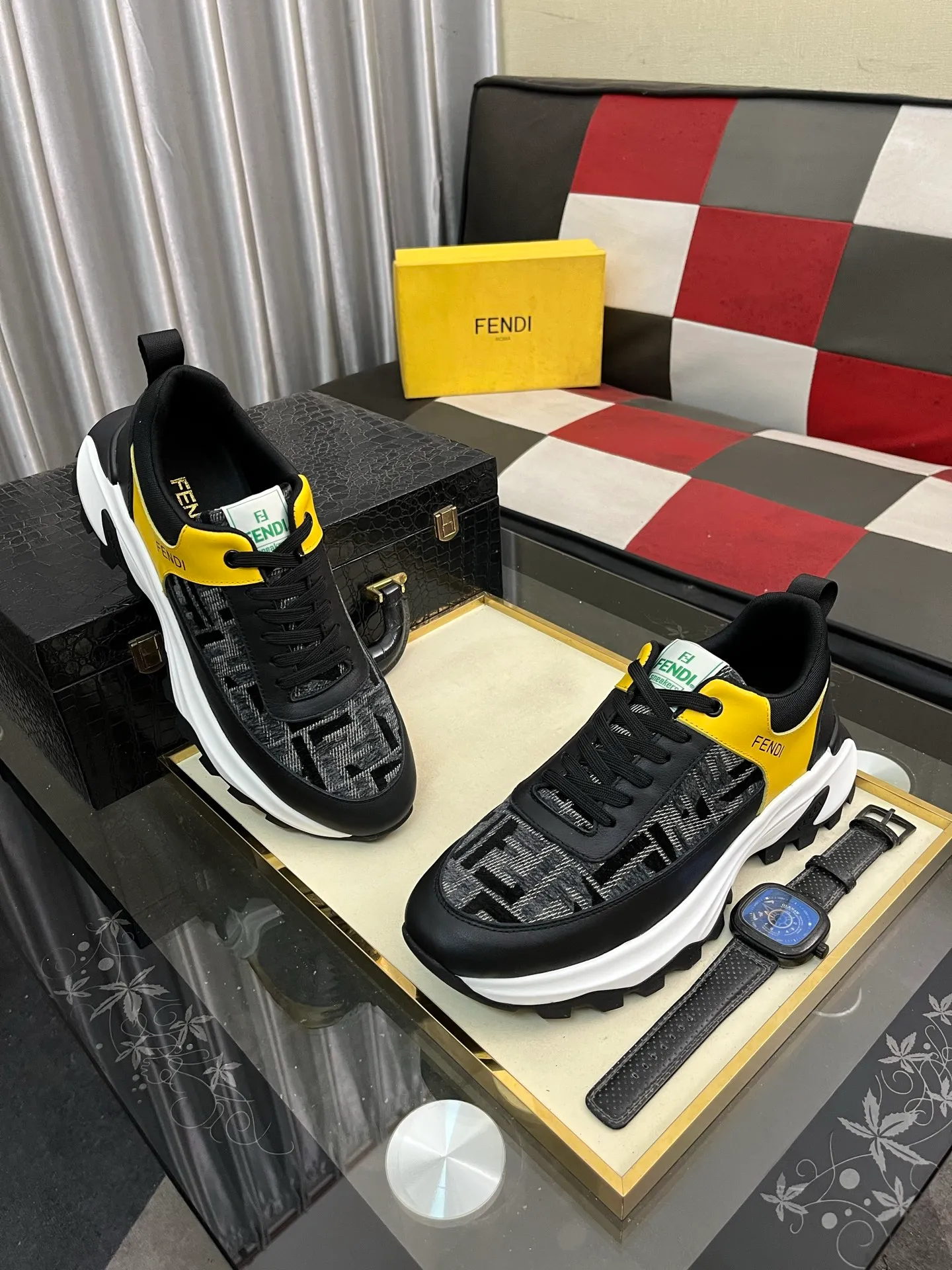 Men's Men's Shoes💰458⌚️⌚️[FENDI] Fendi's classic and comfortable men's, this complex sneaker is made of soft calfskin➕genuine leather lining➕original ultra-light rubber material with rough outsole. This unique light style is suitable for the casual and refined sensibility of this season. It is comfortable and natural on the feet. It is an everyday style for casual travel in autumn and winter! 38−443️⃣colors available
